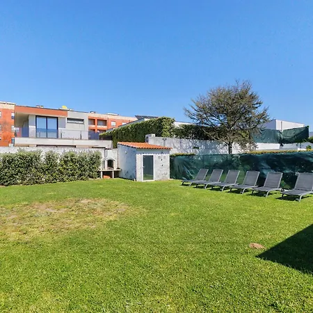 32 - With Garden בית נופש